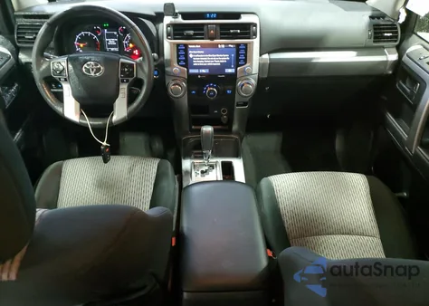 2024 Toyota 4Runner Sr5 z USA, uszkodzony, nr VIN JTEEU5JR2R5307394